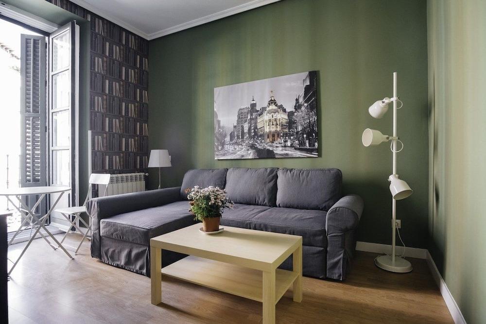 Habitat Apartments Latina Мадрид Экстерьер фото