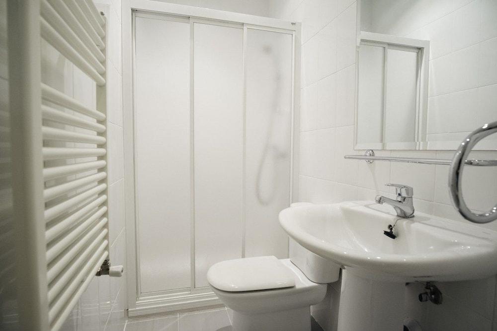 Habitat Apartments Latina Мадрид Экстерьер фото